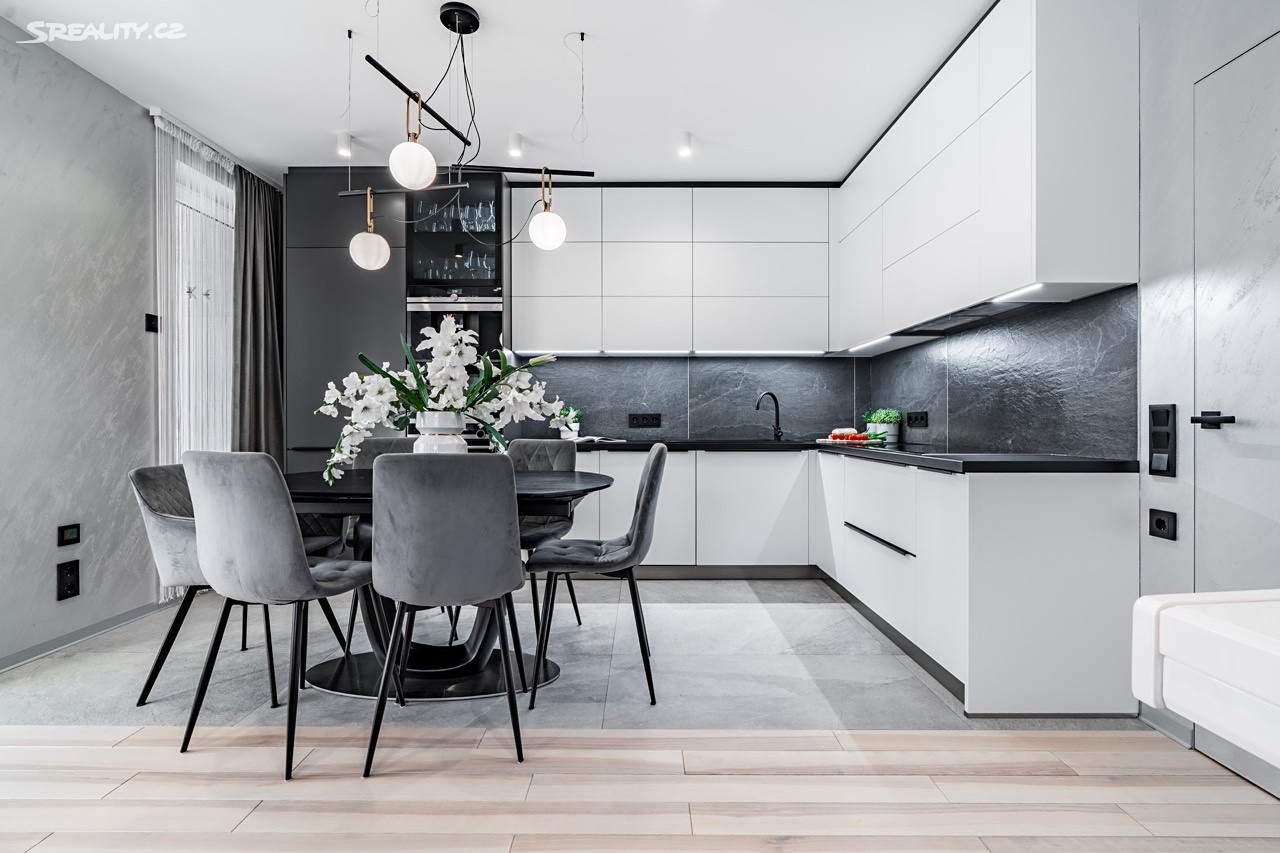 Prodej bytu 4+kk 83 m² (Jednopodlažní), Praha