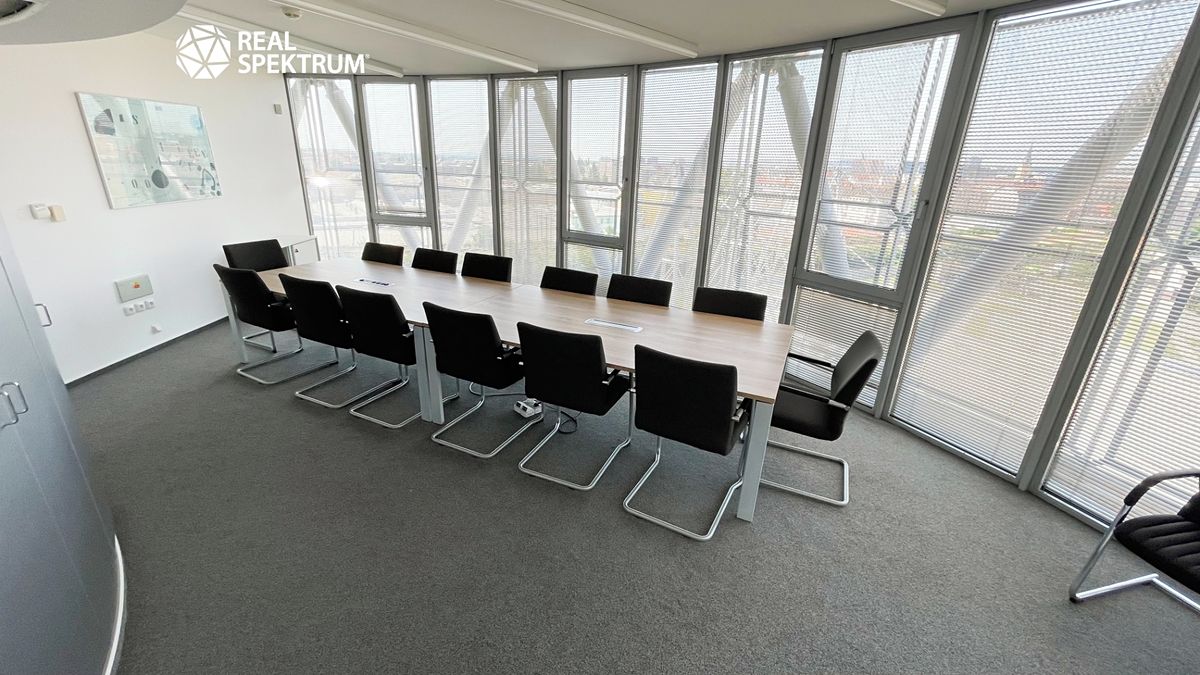 Pronájem kanceláře 260 m² – fotografie 2