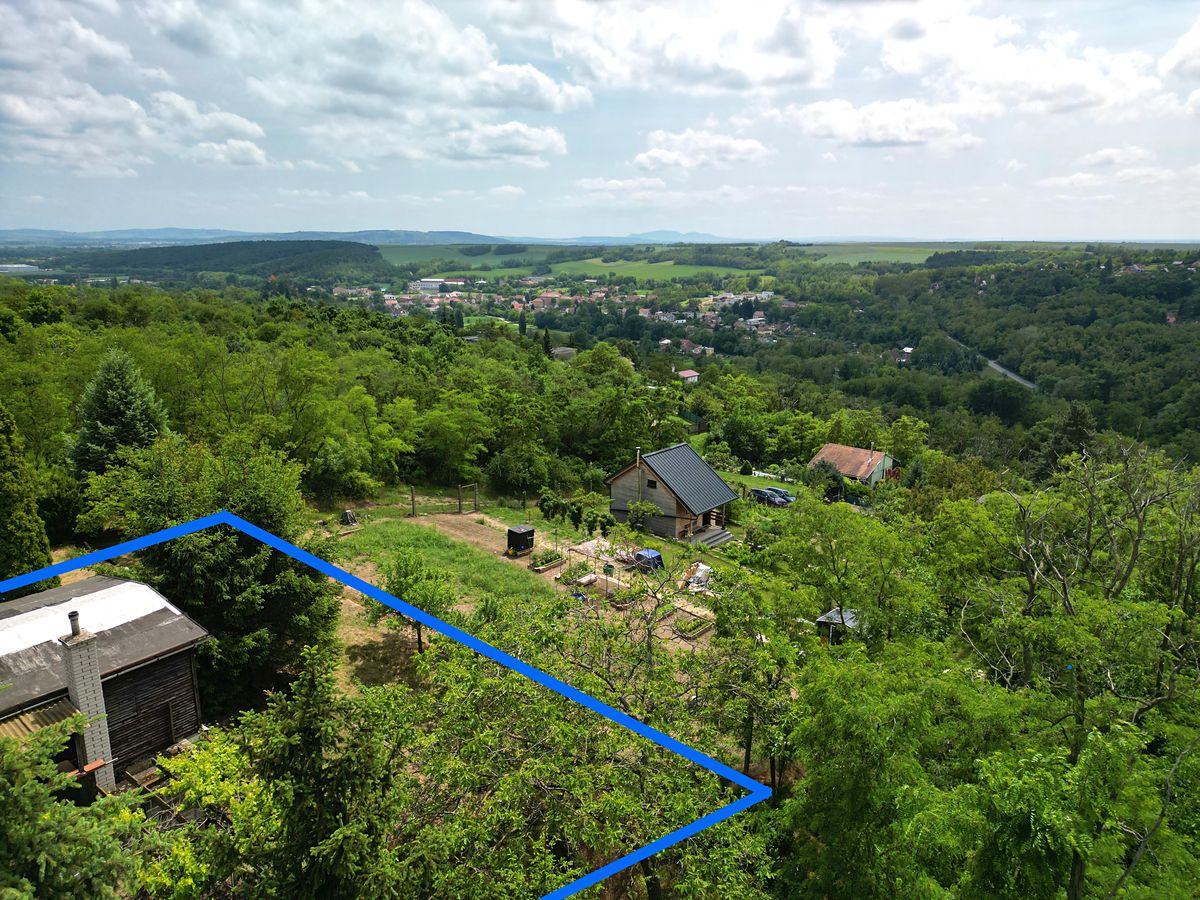 Prodej stavebního pozemku 1200 m²