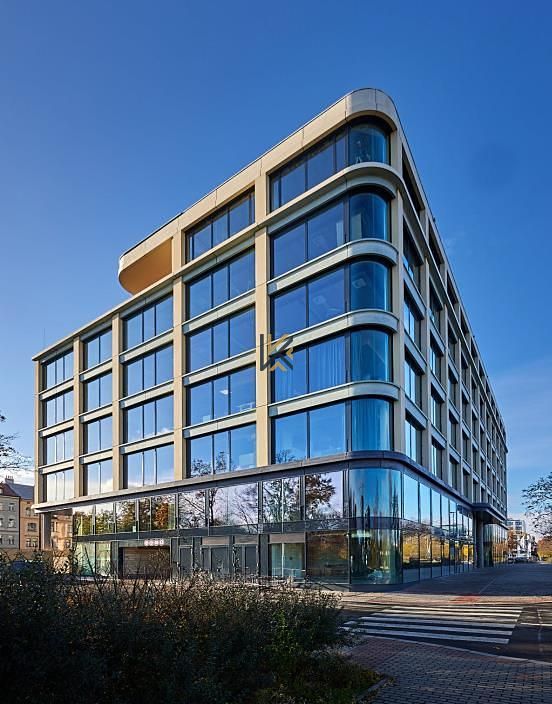 Pronájem kanceláře 700 m² – fotografie 4