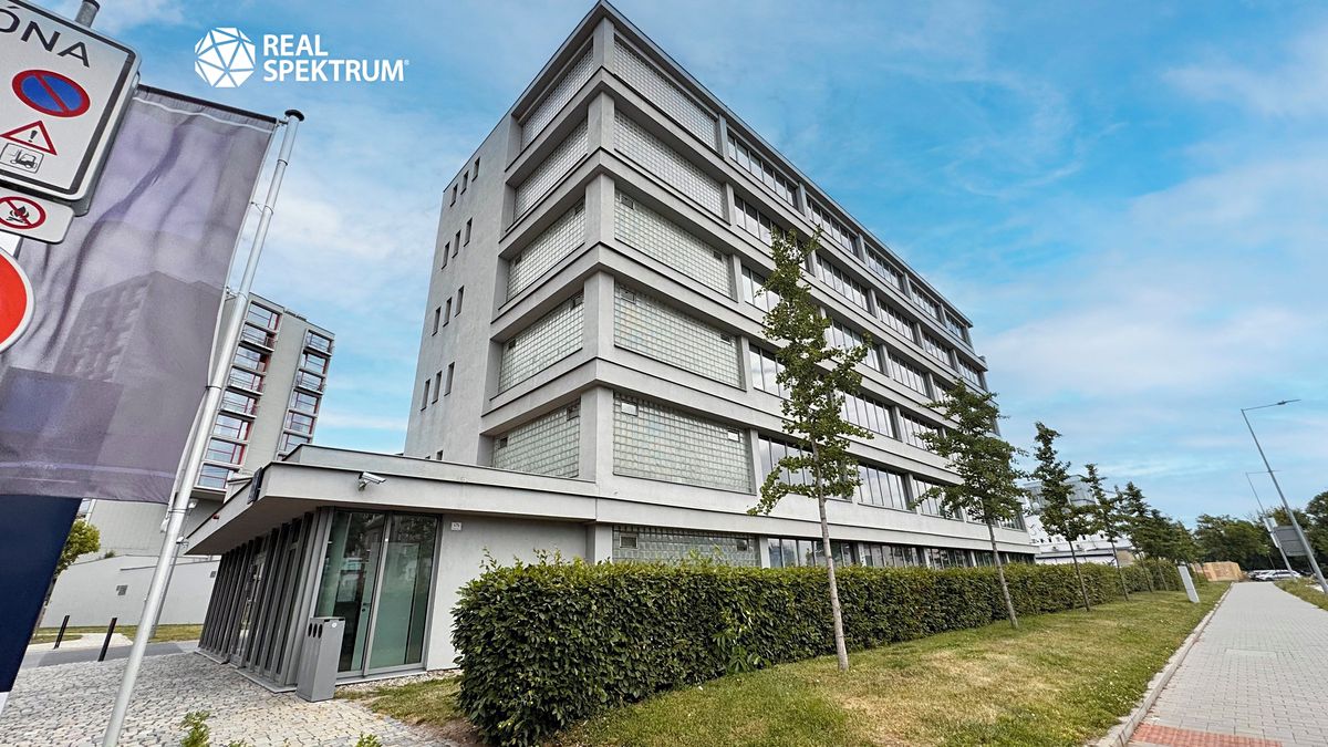 Pronájem kanceláře 397 m²