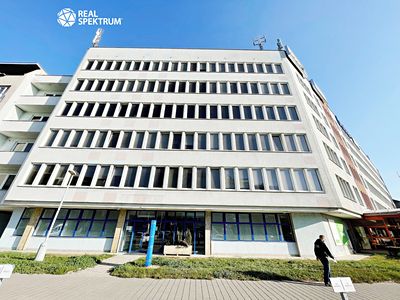 Pronájem kanceláře 470 m²