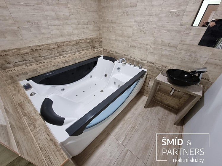 Комерційне приміщення на продаж, 828 м² (9 з 30)
