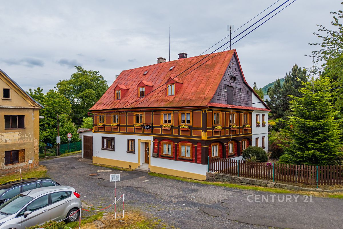 Prodej vícegeneračního domu 349 m², pozemek 3772 m²
