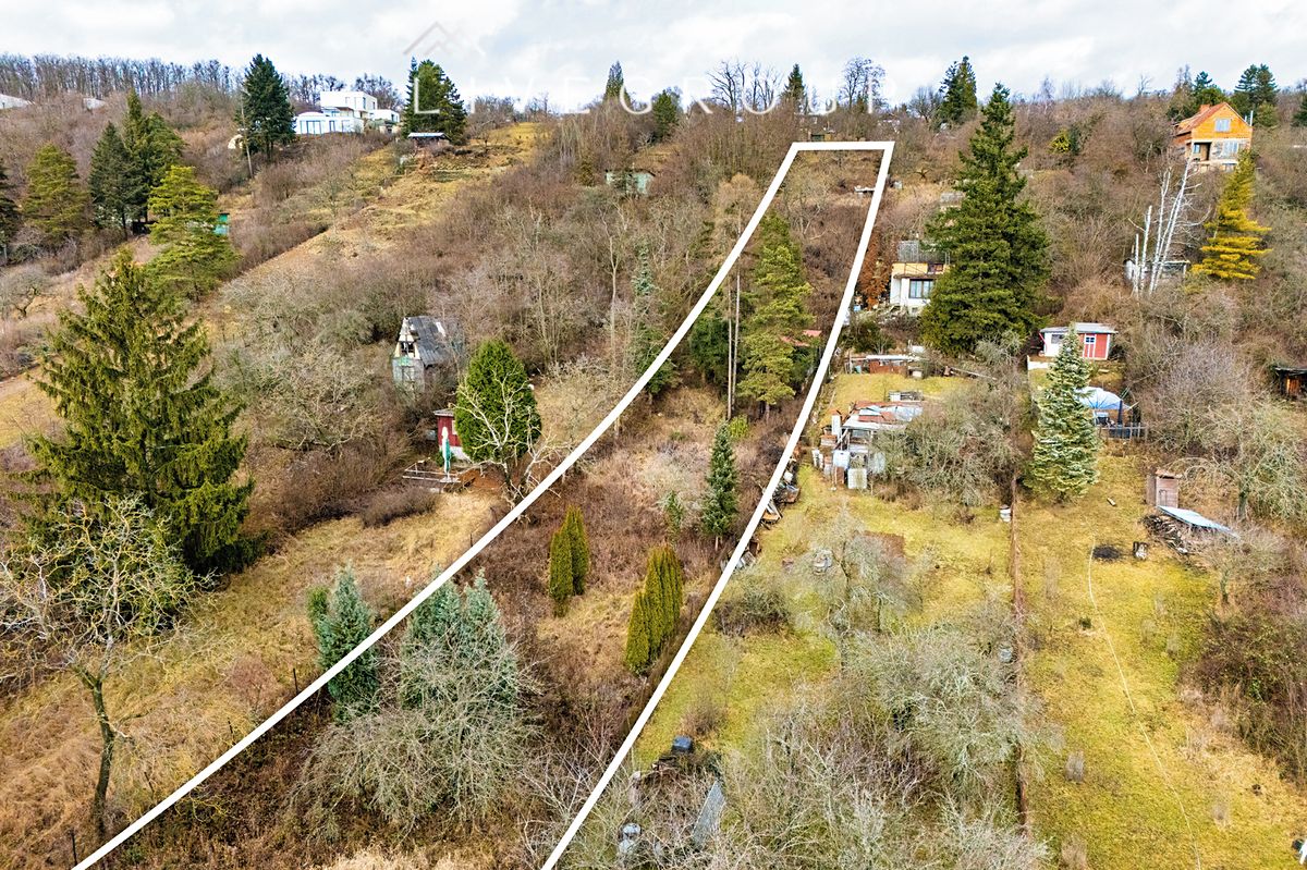 Prodej stavebního pozemku 2297 m² – fotografie 3