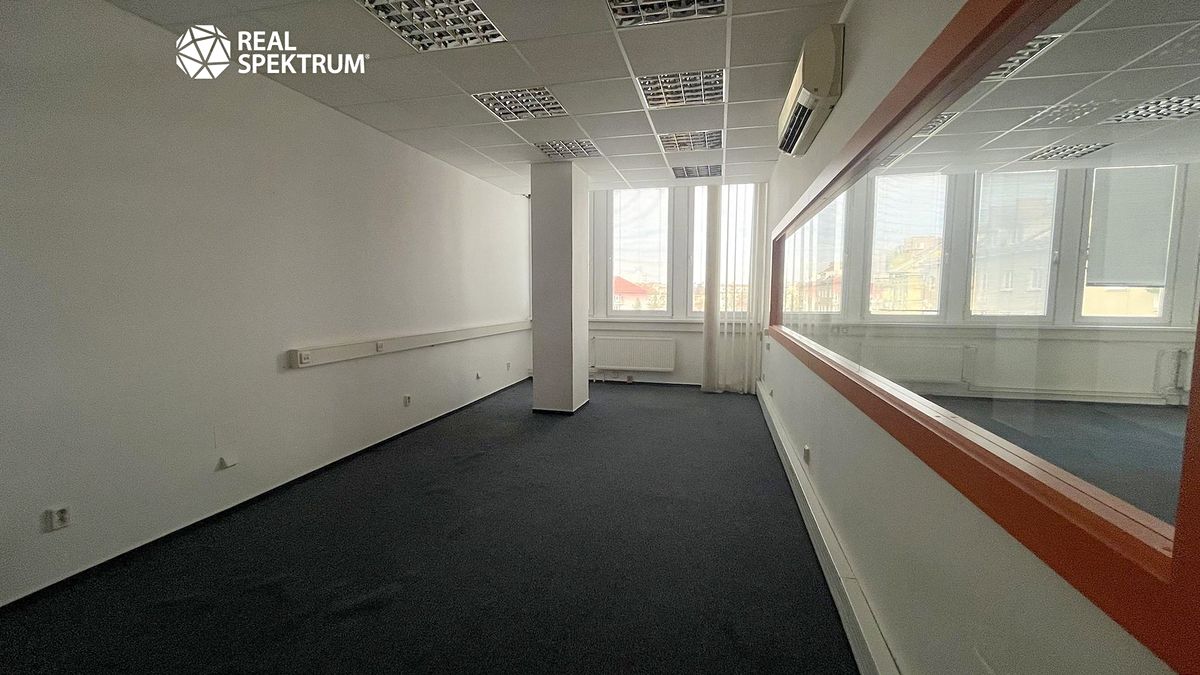 Pronájem kanceláře 470 m² – fotografie 3