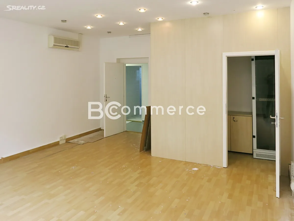 Pronájem kanceláře 156 m² – další