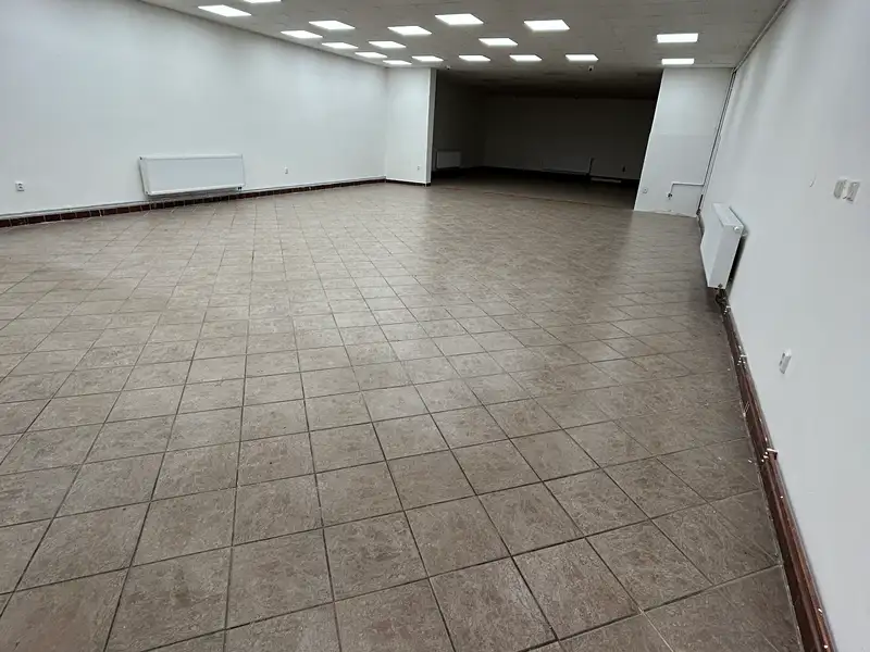 Pronájem obchodního prostoru 550 m², Žatec – náhled fotky 3