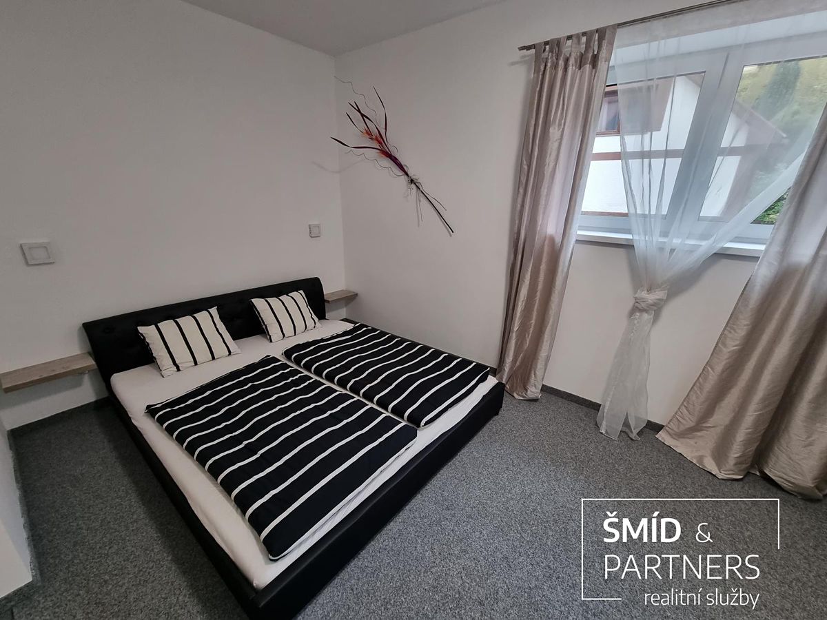 Prodej rodinného domu 828 m², pozemek 2020 m² – fotografie 3