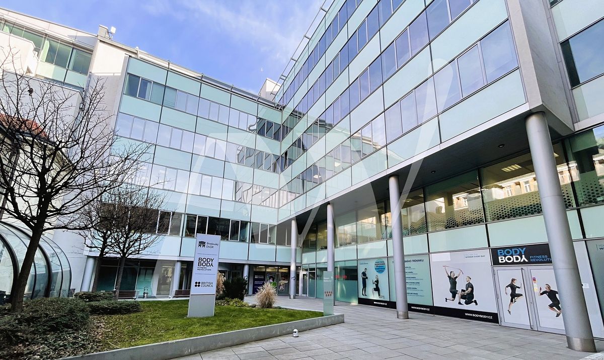 Pronájem kanceláře 322 m² – fotografie 3
