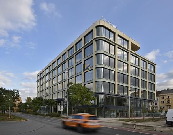 Pronájem kanceláře 700 m² – fotografie 3