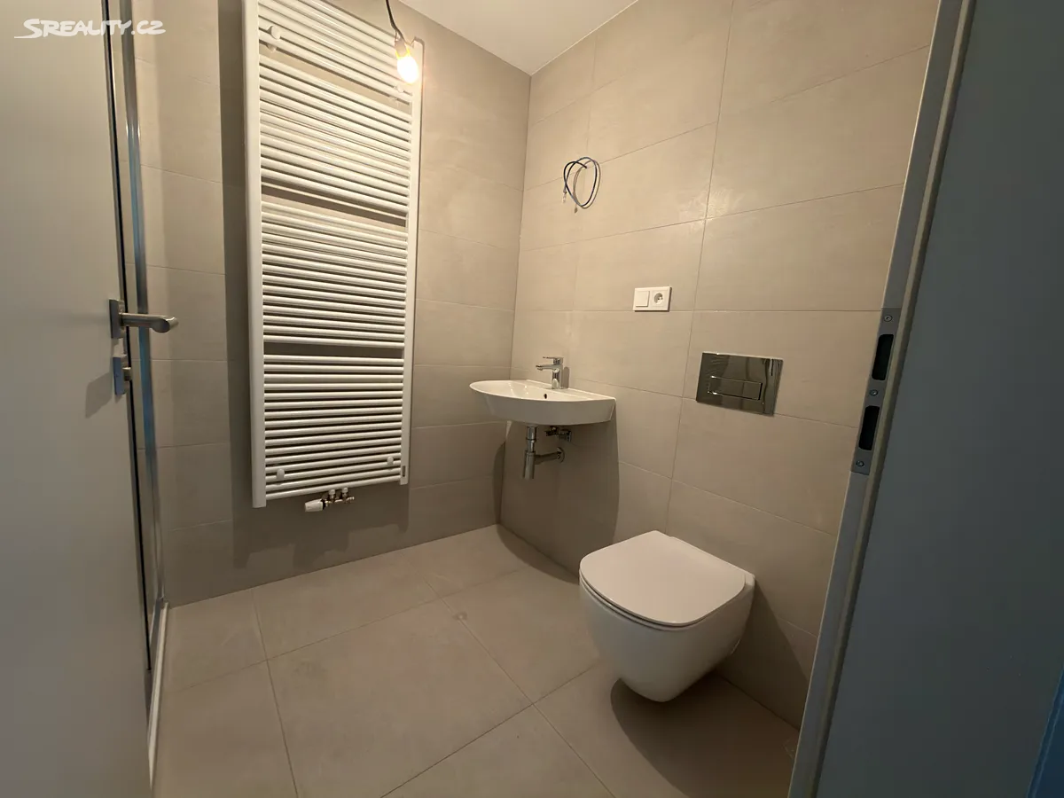 Pronájem bytu 1+kk 34 m² – pohled 3
