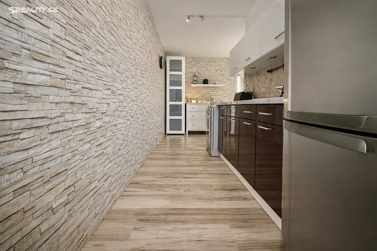 Pronájem bytu 2+1 60 m², Chomutov
