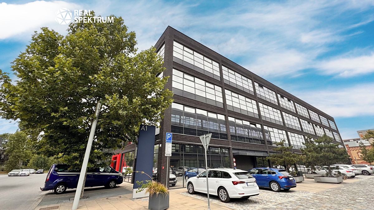Pronájem kanceláře 1233 m²