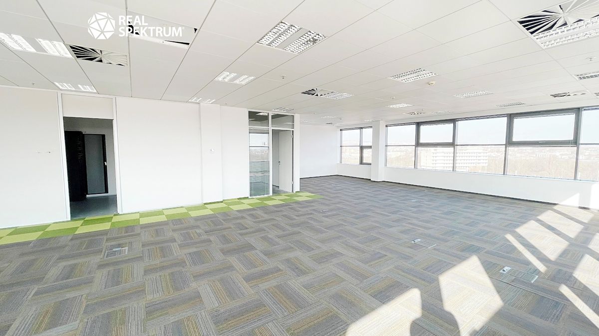 Pronájem kanceláře 1283 m²