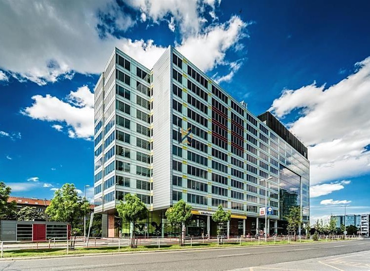 Комерційне приміщення в оренду, 733 м² (1 з 7)