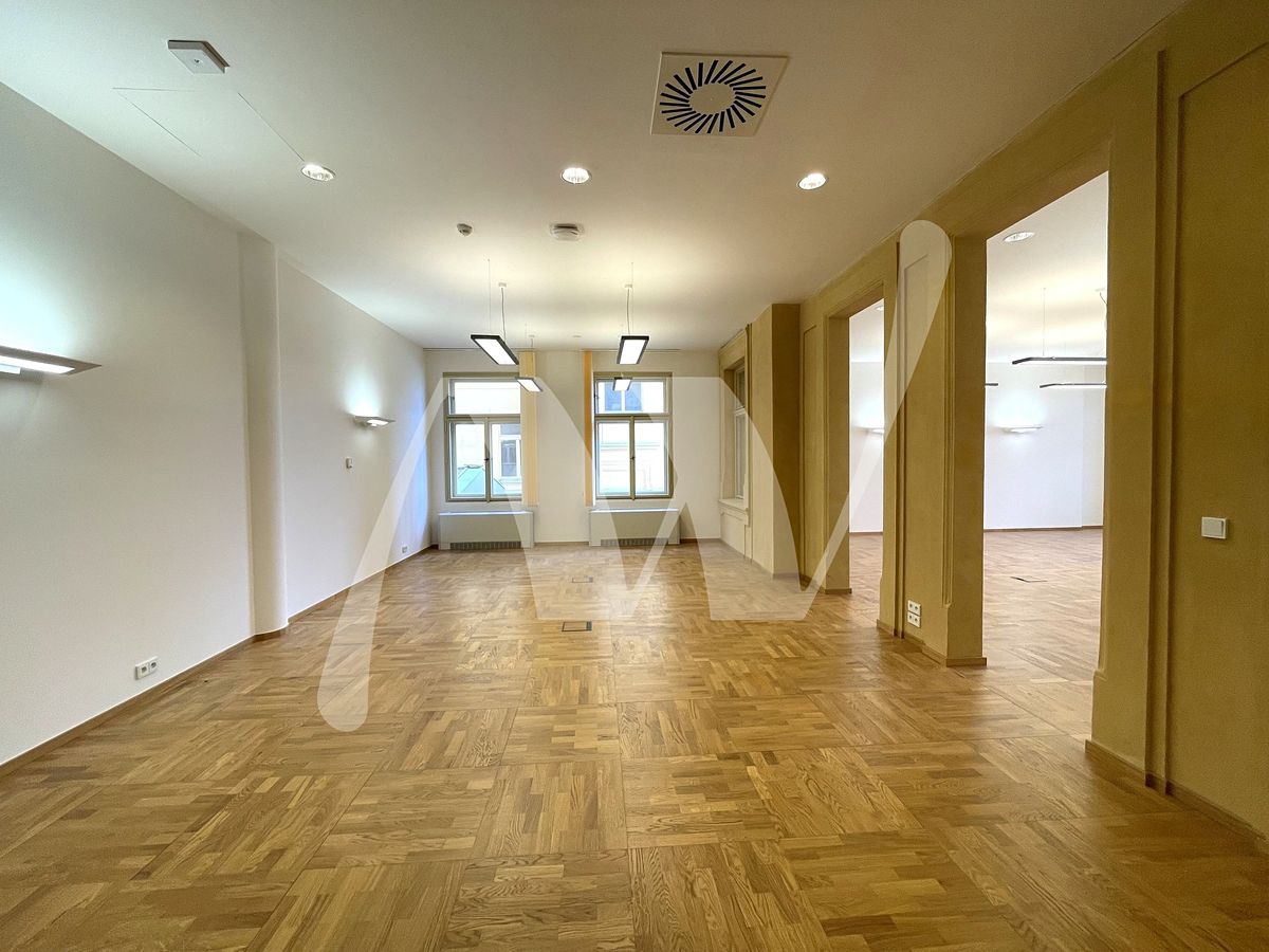Pronájem kanceláře 188 m² – fotografie 4