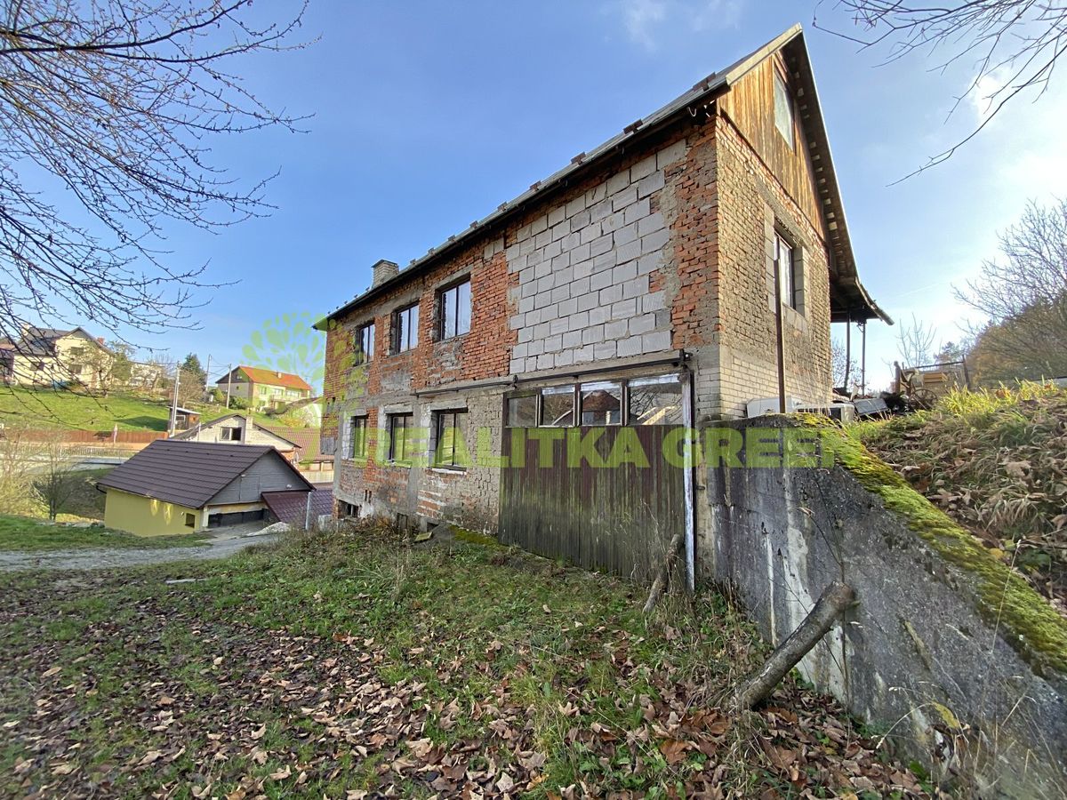 Prodej rodinného domu 305 m², pozemek 344 m² – fotografie 5