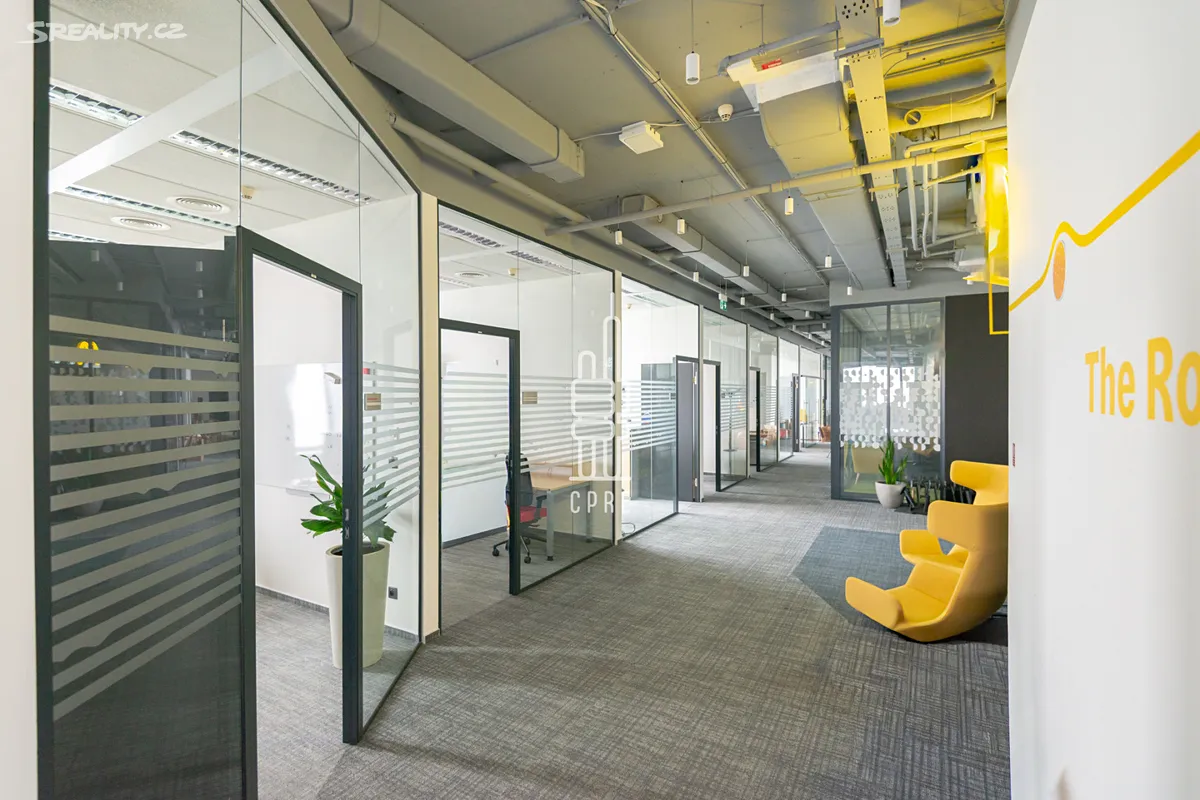Pronájem kanceláře 1261 m² – pohled 2