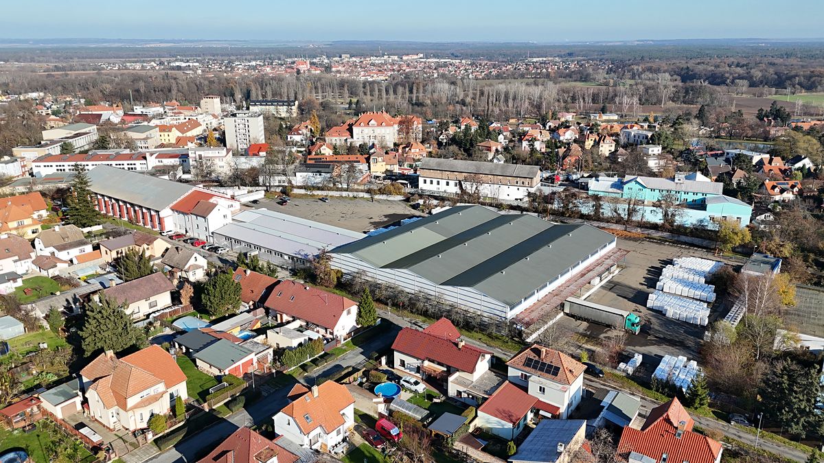 Pronájem skladového prostoru 7928 m² – fotografie 2