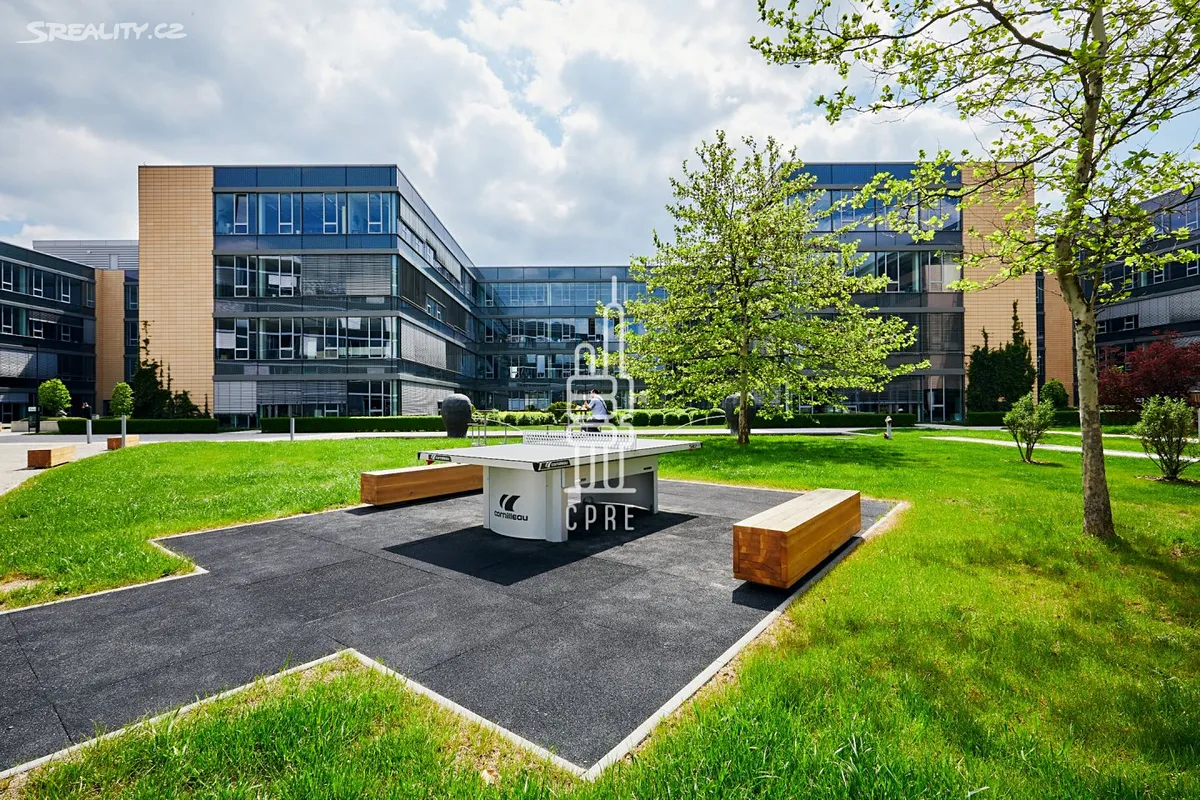 Pronájem kanceláře 1261 m², Radlická