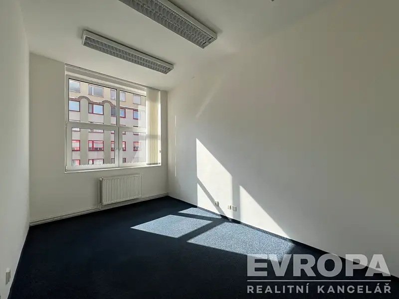 Pronájem kanceláře 38 m², Praha – náhled fotky 2