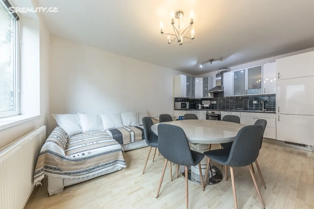 Prodej bytu 3+kk 70 m² – pohled 3