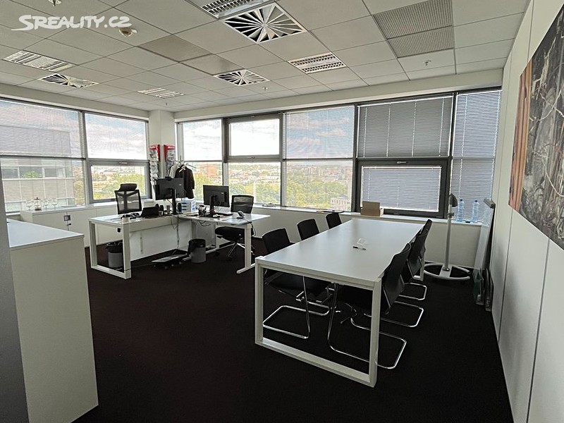 Pronájem kanceláře 936 m² – pohled 2