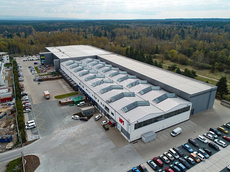 Комерційне приміщення в оренду, 2 500 м² (1 з 5)