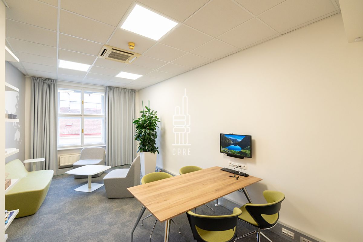 Pronájem kanceláře 227 m² – fotografie 2