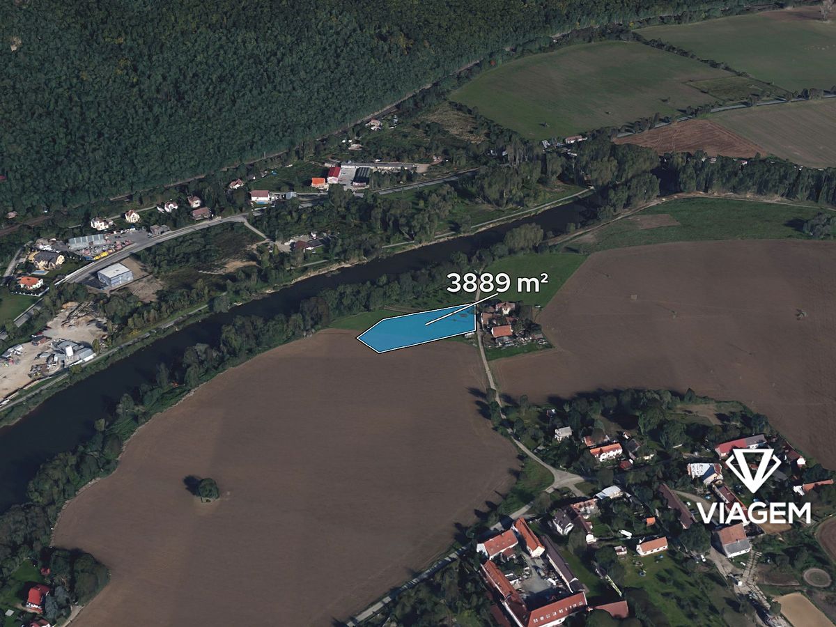 Prodej pole 3889 m²