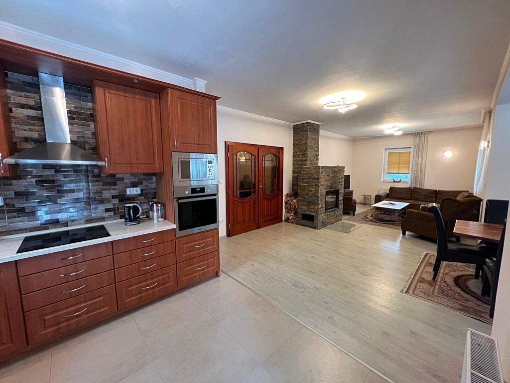 Prodej rodinného domu 160 m², pozemek 974 m² – fotografie 3