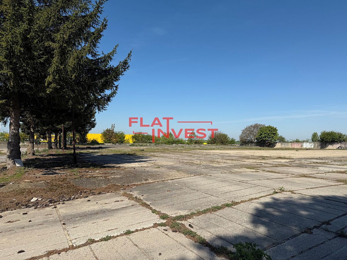 Pronájem komerčního pozemku 5000 m²