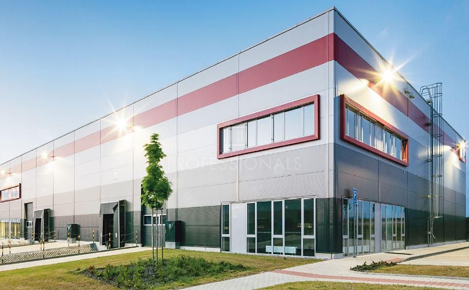 Pronájem skladového prostoru 5906 m²