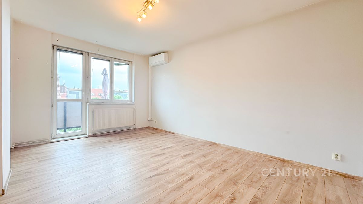 Pronájem bytu 1+kk 38 m² – fotografie 4