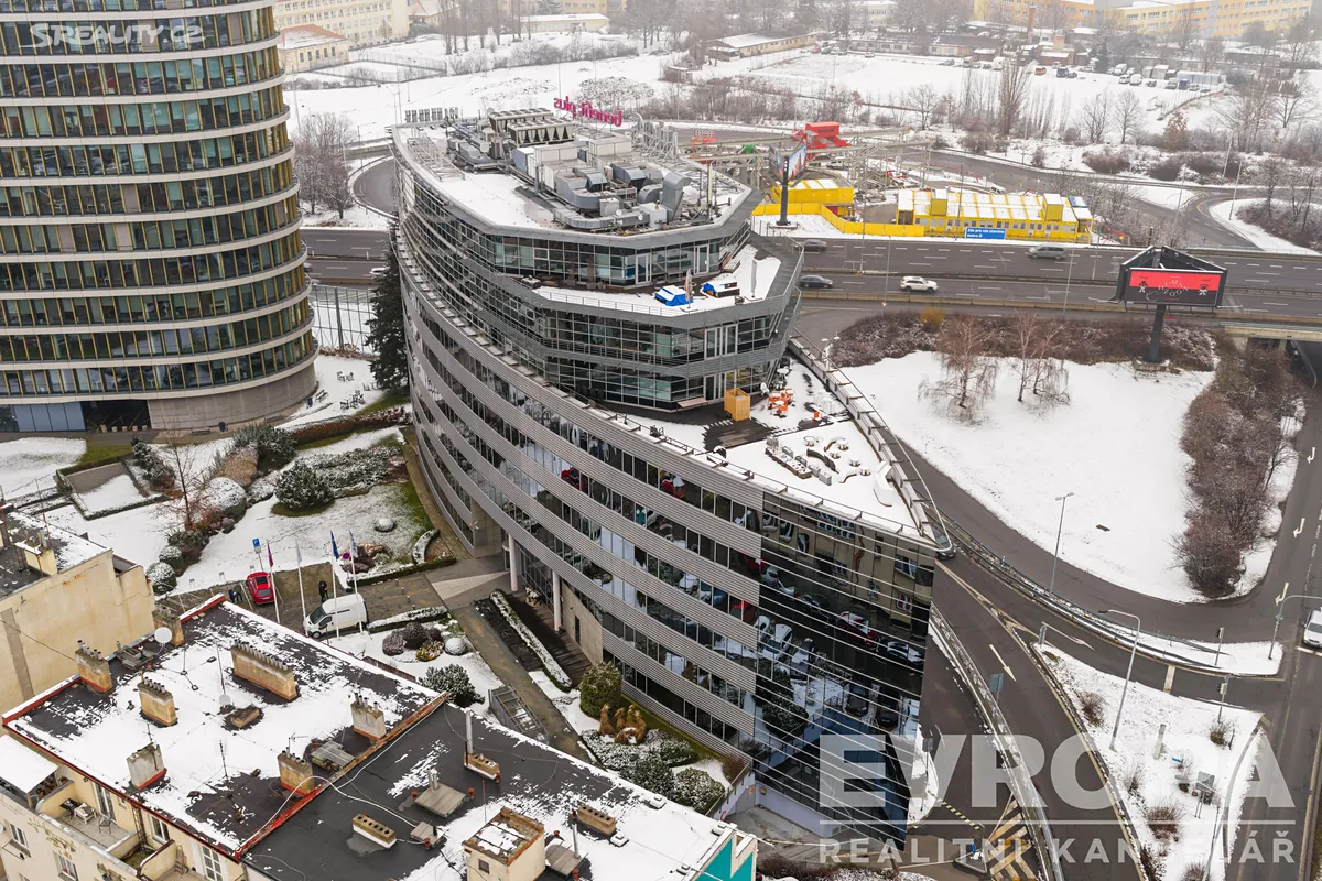 Pronájem kanceláře 250 m², Praha