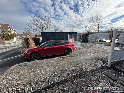 Pronájem garážového stání 15 m²