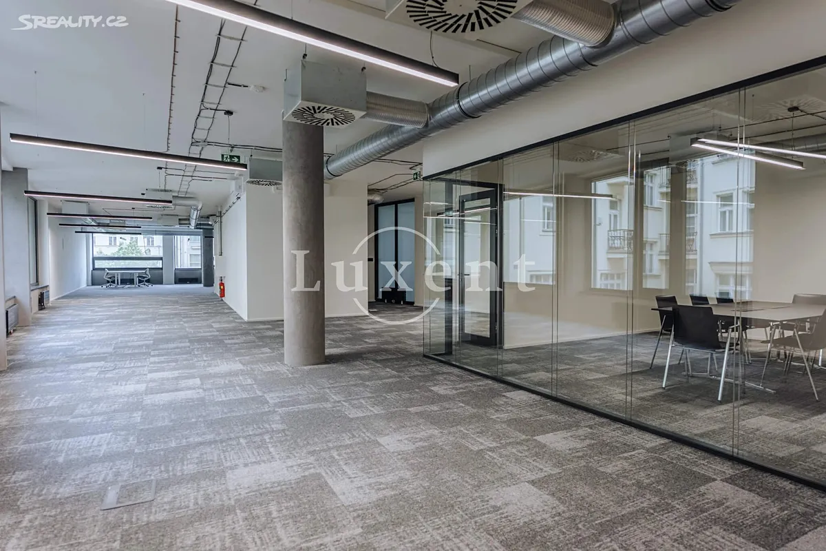 Pronájem kanceláře 287 m², Praha
