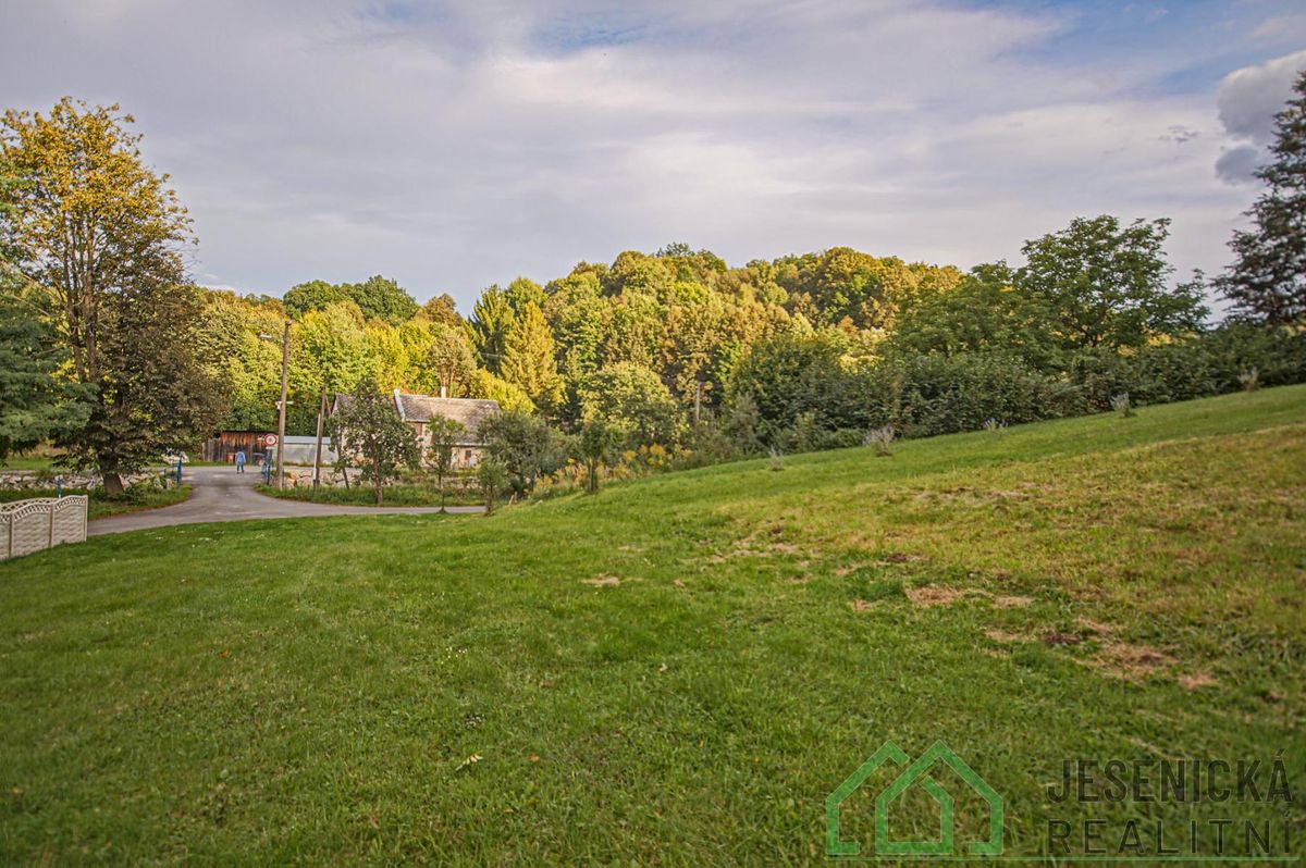 Prodej stavebního pozemku 2119 m²