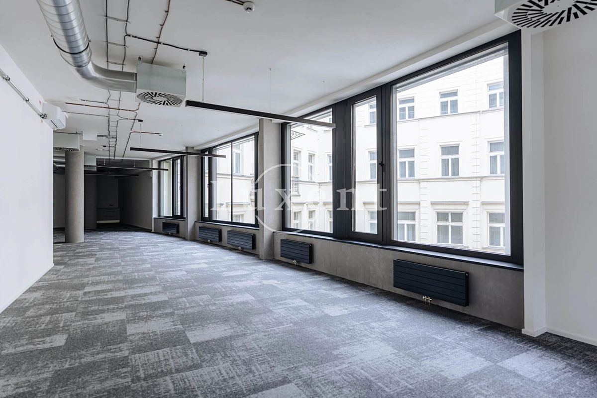 Pronájem kanceláře 287 m² – fotografie 3
