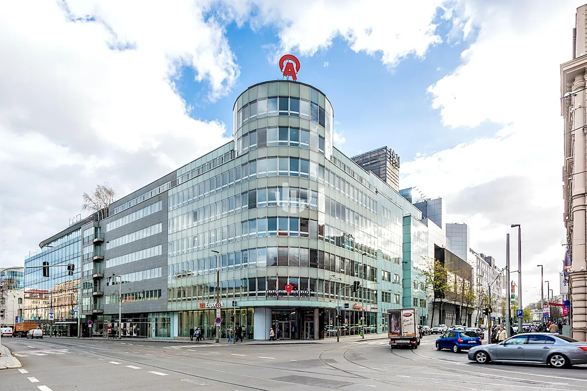 Pronájem kanceláře 375 m², Praha