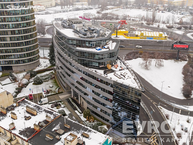 Pronájem kanceláře 956 m², Praha