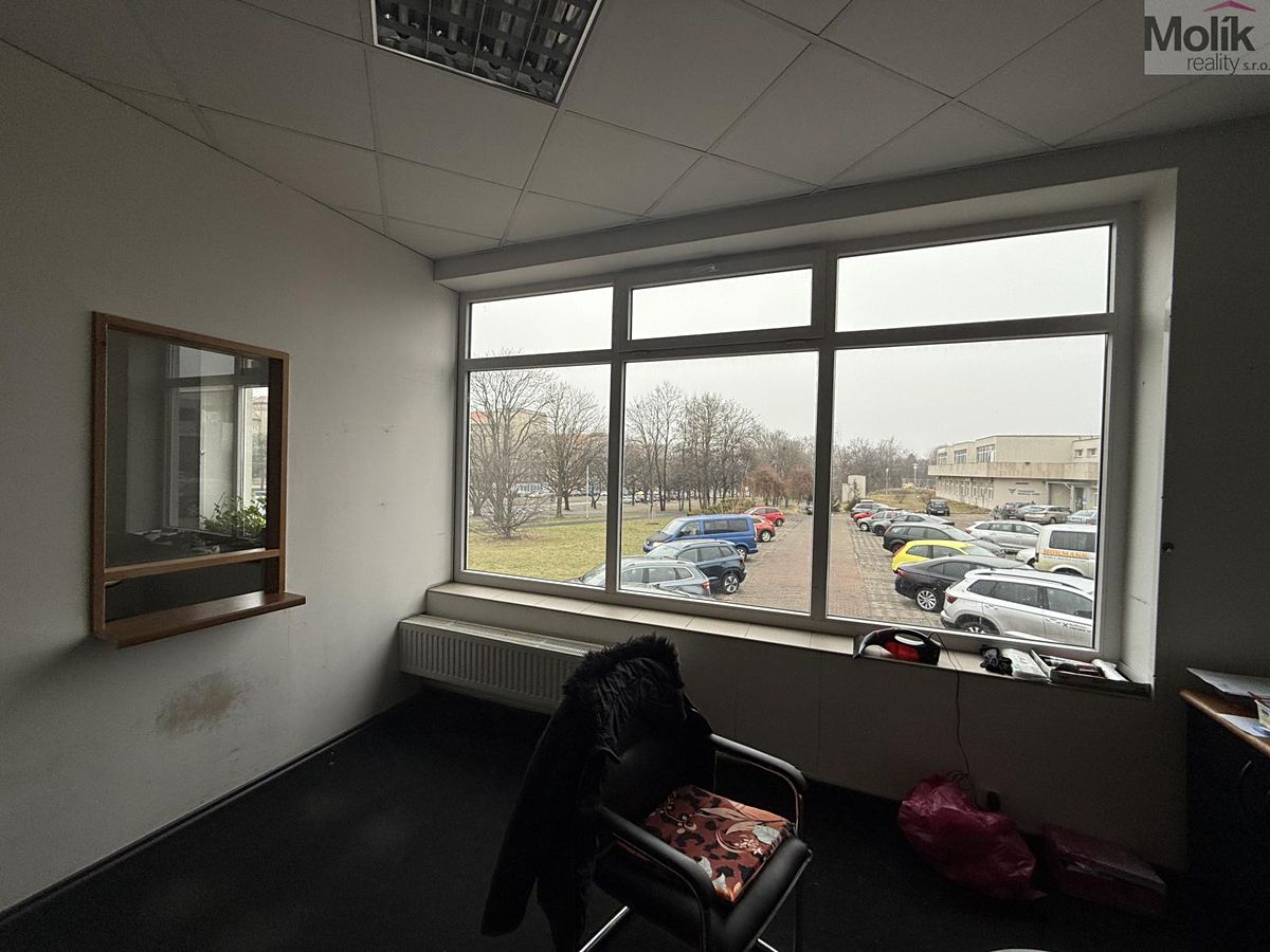 Pronájem obchodního prostoru 41 m² – fotografie 2