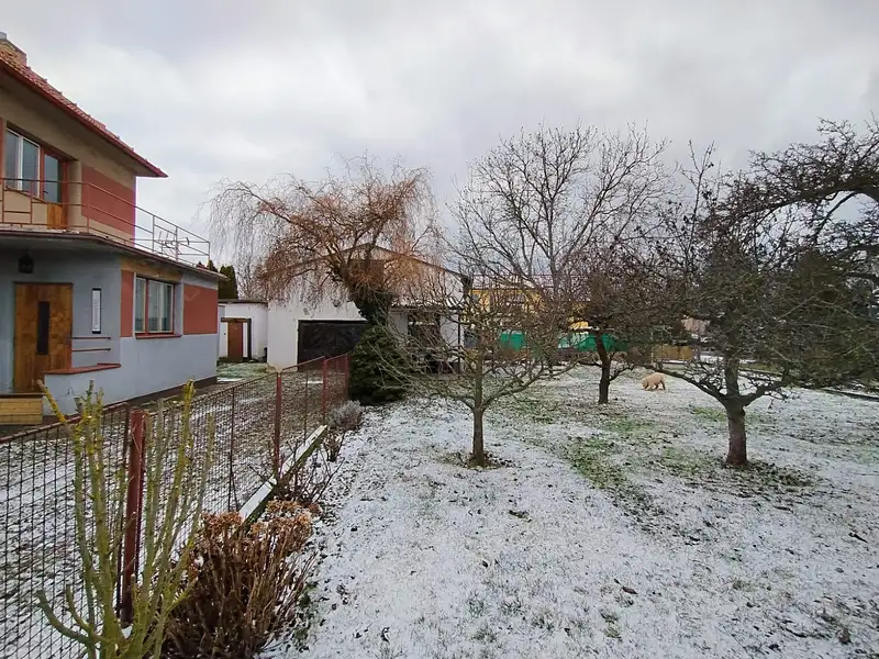 Prodej rodinného domu 207 m², pozemek 746 m², Vestec – náhled fotky 2