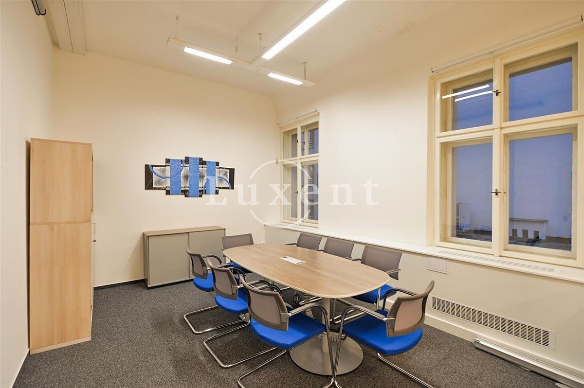Pronájem kanceláře 117 m² – fotografie 2