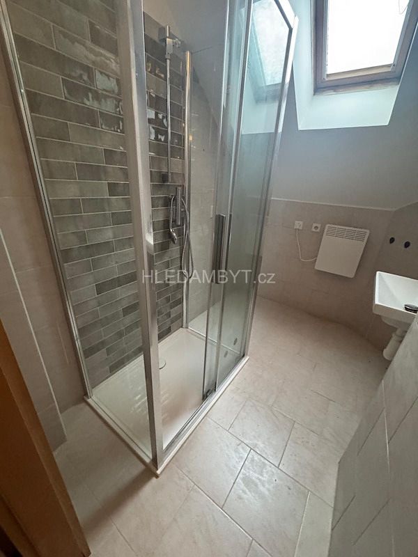 Pronájem bytu 2+1 76 m² – fotografie 3