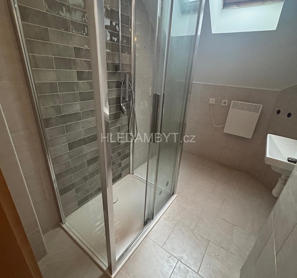 Pronájem bytu 2+1, 76 m² (3 z 25)