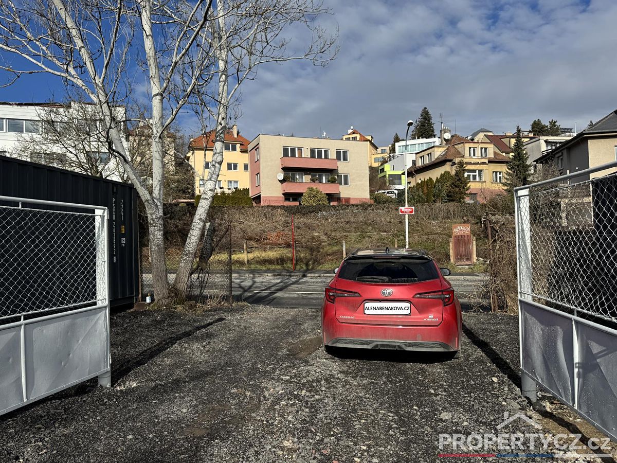 Pronájem garážového stání 15 m² – fotografie 3