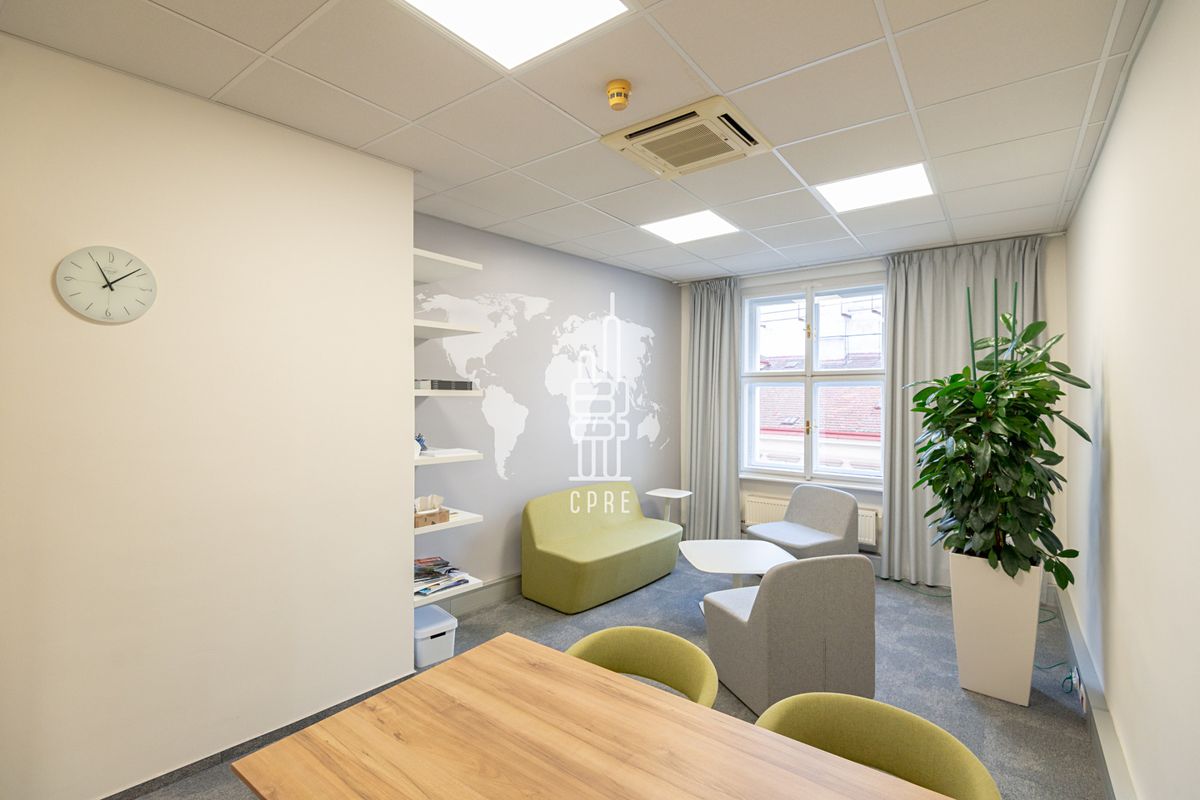 Pronájem kanceláře 438 m² – fotografie 2