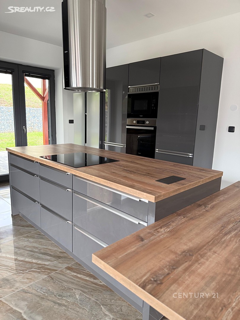 Prodej  rodinného domu 180 m², pozemek 881 m² – pohled 3